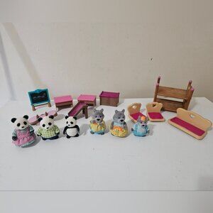 Li'l Woodzeez Figures And Furniture